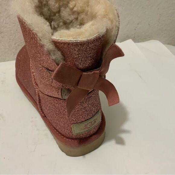 UGG Australia Women Mini Bailey Bow Sparkle Mid Boots Size 7 Pink 1100053 GUC - Picture 12 of 12